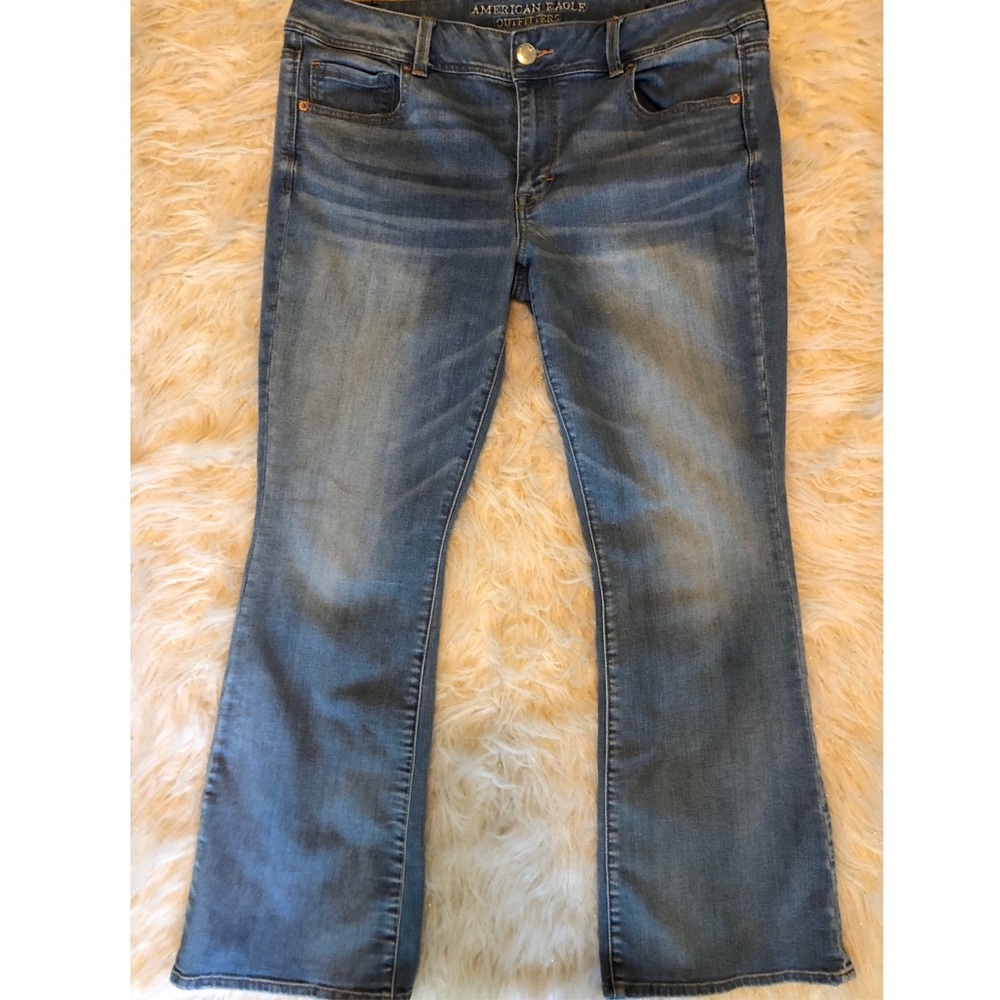 AMERICAN EAGLE Kick Boot Jeans